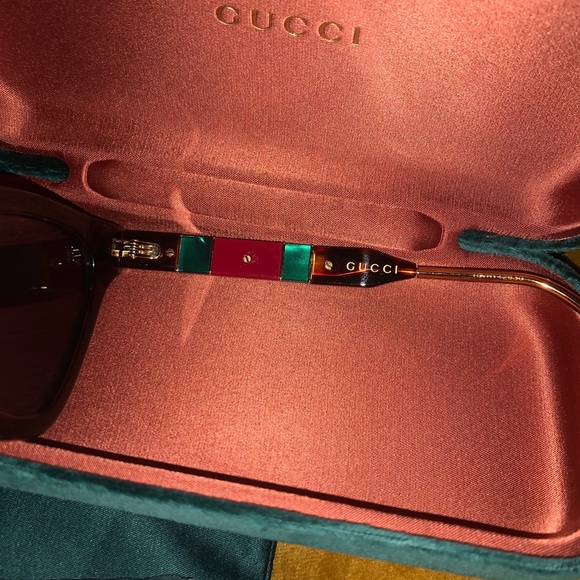 Gucci Women’s Cat Eye Sunglasses - Picture 10 of 13